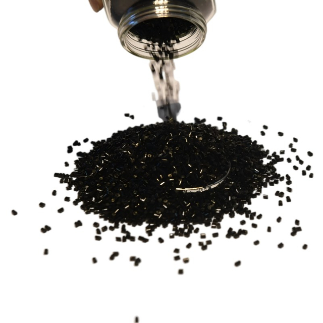 Masterbatch preto de &oacute;tima qualidade com preto carbono altamente disperso